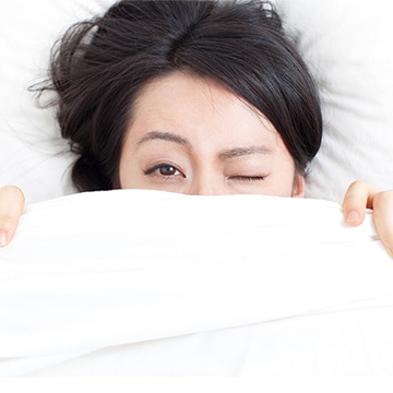 その寝方だと、将来シワだらけ!医師が教える｢寝相とシワ｣の真実