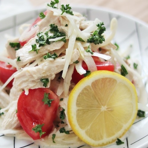 運動不足の方必見！簡単なのに、おいしく食べれて代謝アップ！トマトとささみのレモンドレッシングサラダ